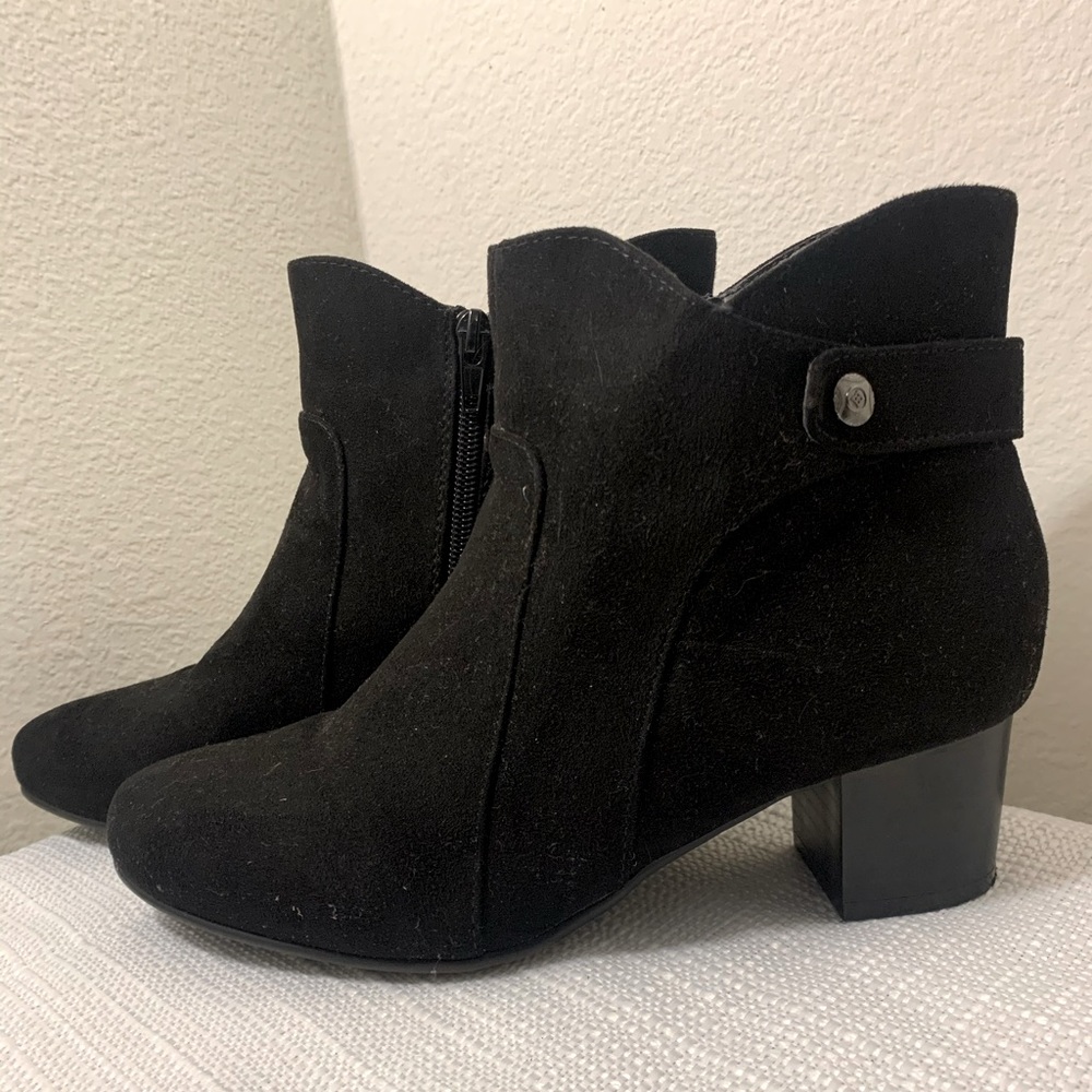 Black booties. Size 5